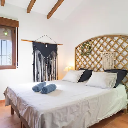 בית נופש 3 Bedroom Stunning In אלגרובו
