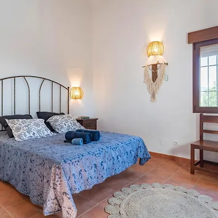 3 Bedroom Stunning In אלגרובו