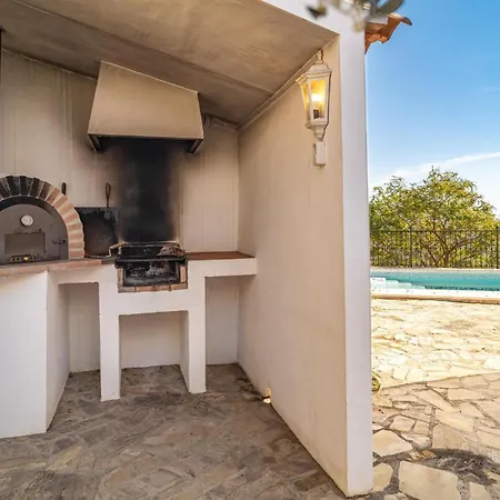 3 Bedroom Stunning In *